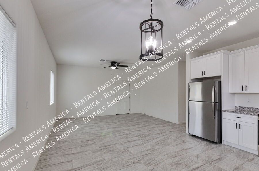 **MOVE IN SPECIAL $500 Off  ** 3/2 with Yard! property image