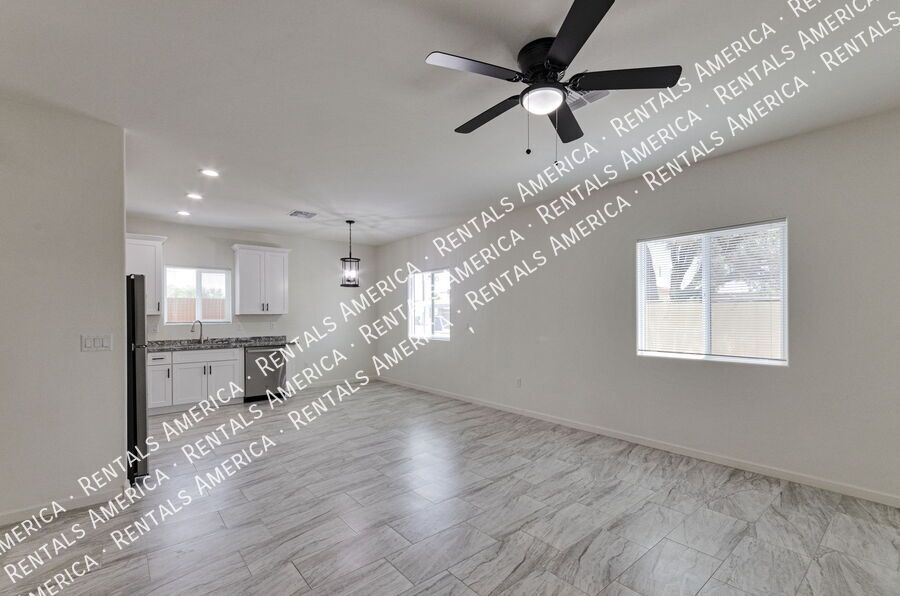 **MOVE IN SPECIAL $500 Off  ** 3/2 with Yard! property image