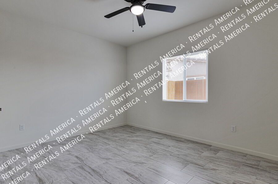 **MOVE IN SPECIAL $500 Off  ** 3/2 with Yard! property image