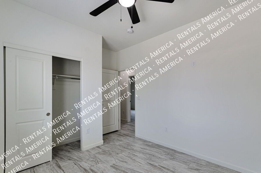 **MOVE IN SPECIAL $500 Off  ** 3/2 with Yard! property image