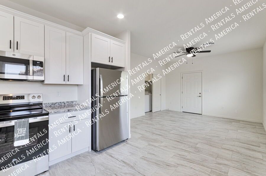 **MOVE IN SPECIAL $500 Off ** 2/1 with Yard! property image