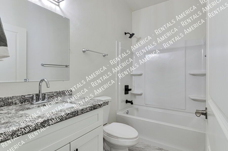 **MOVE IN SPECIAL $500 Off ** 2/1 with Yard! property image