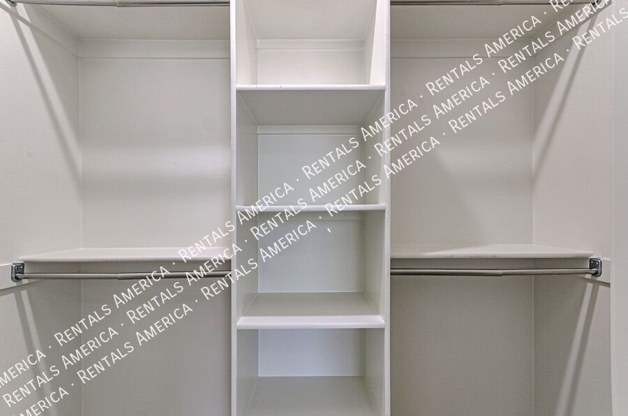 **MOVE IN SPECIAL $500 Off ** 2/1 with Yard! property image