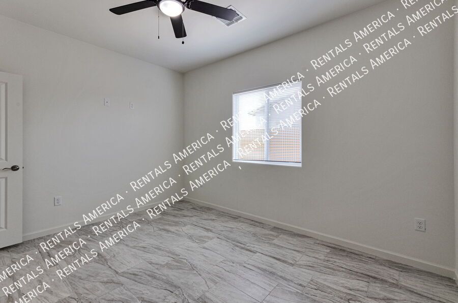 **MOVE IN SPECIAL $500 Off ** 2/1 with Yard! property image