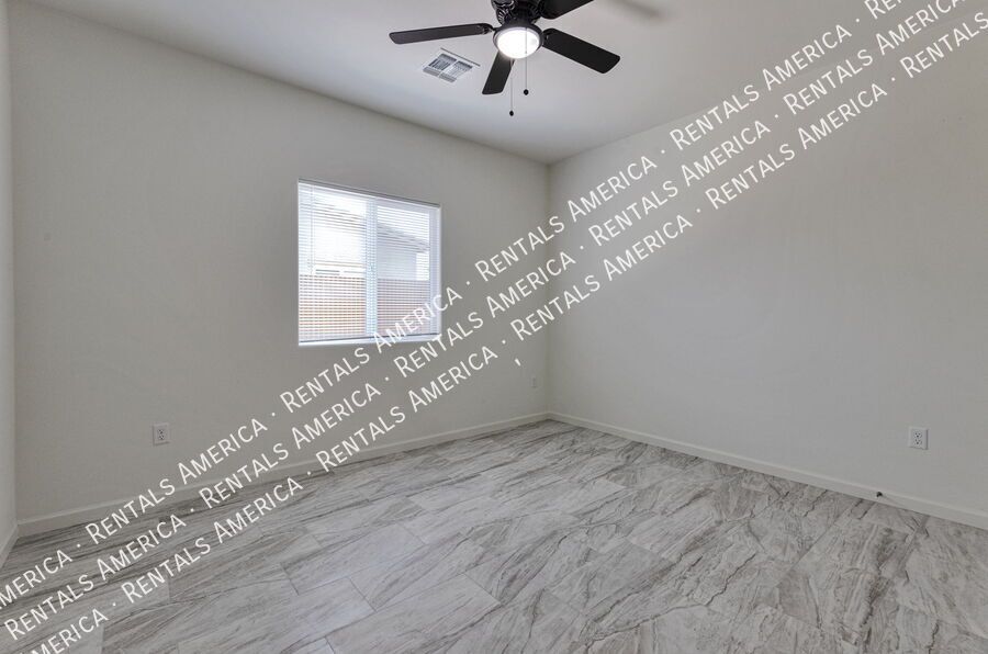 **MOVE IN SPECIAL $500 Off ** 2/1 with Yard! property image