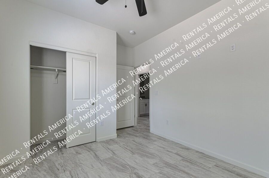 **MOVE IN SPECIAL $500 Off ** 2/1 with Yard! property image