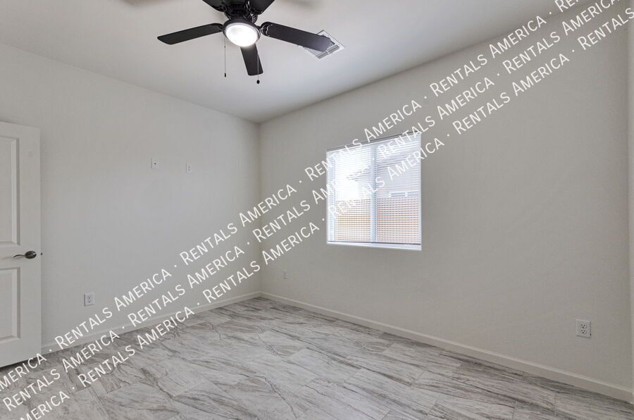 **MOVE IN SPECIAL $500 Off ** 2/1 with Yard! property image