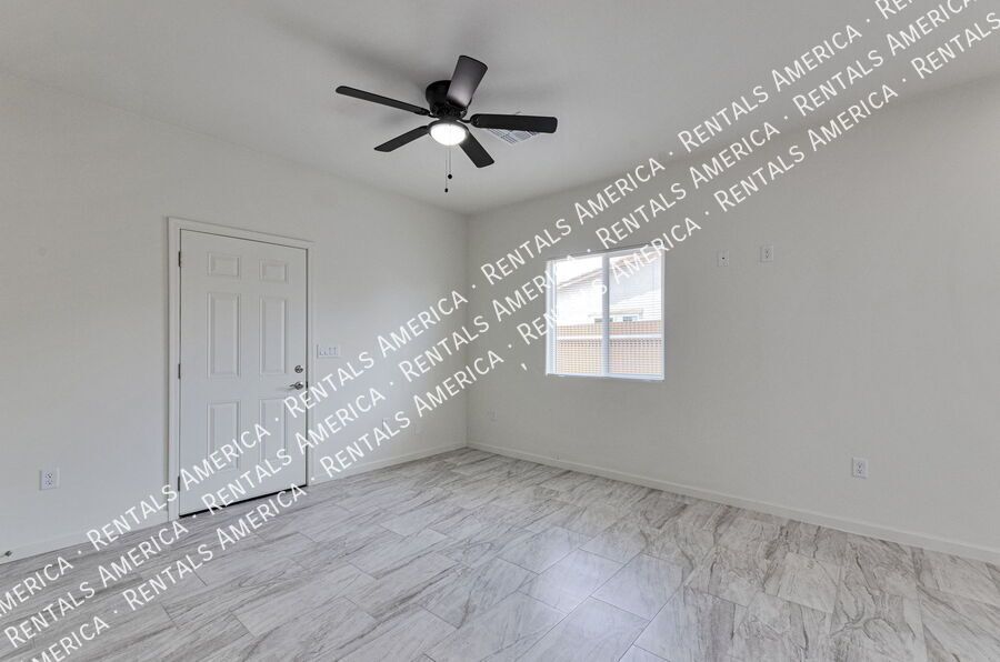 **MOVE IN SPECIAL $500 Off ** 2/1 with Yard! property image