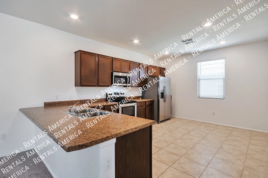 Stunning 3bdrm in great neighborhood! property image