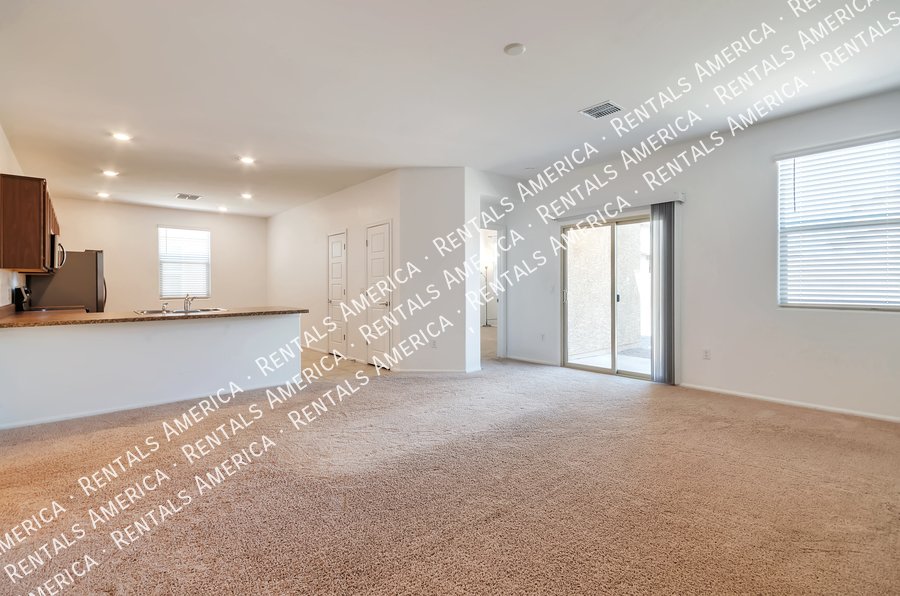 Stunning 3bdrm in great neighborhood! property image