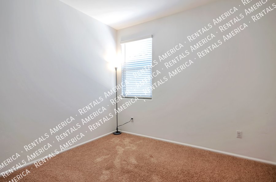 Stunning 3bdrm in great neighborhood! property image