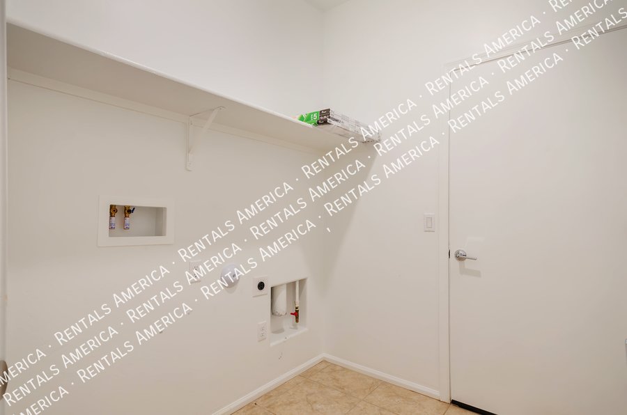 Stunning 3bdrm in great neighborhood! property image