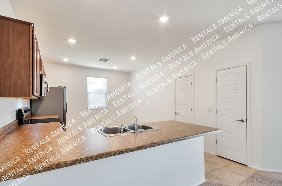 Stunning 3bdrm in great neighborhood! property image