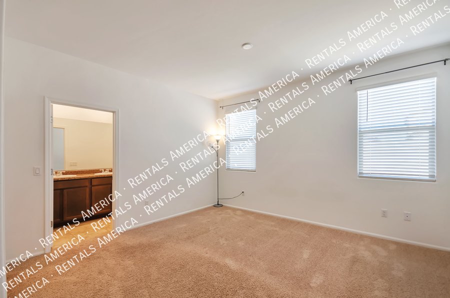 Stunning 3bdrm in great neighborhood! property image