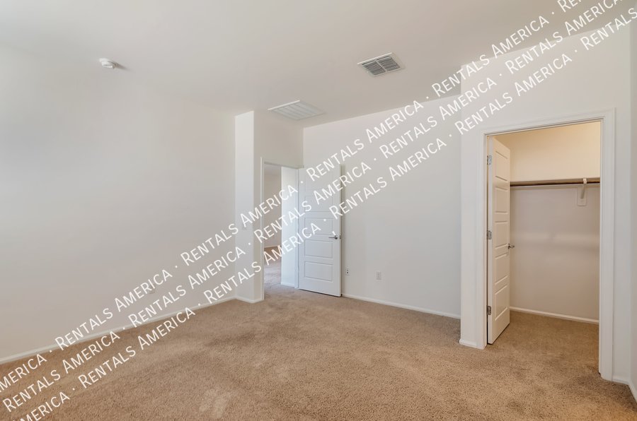 Stunning 3bdrm in great neighborhood! property image