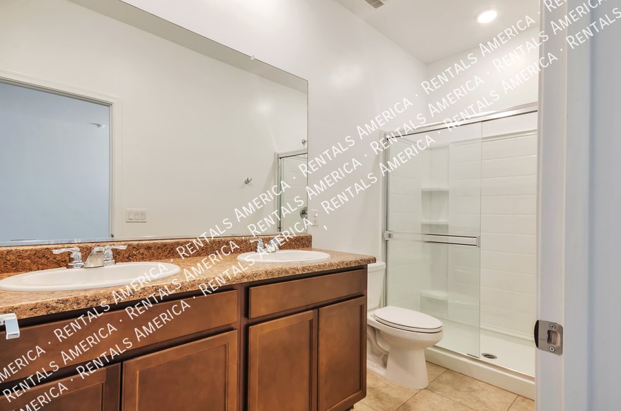 Stunning 3bdrm in great neighborhood! property image