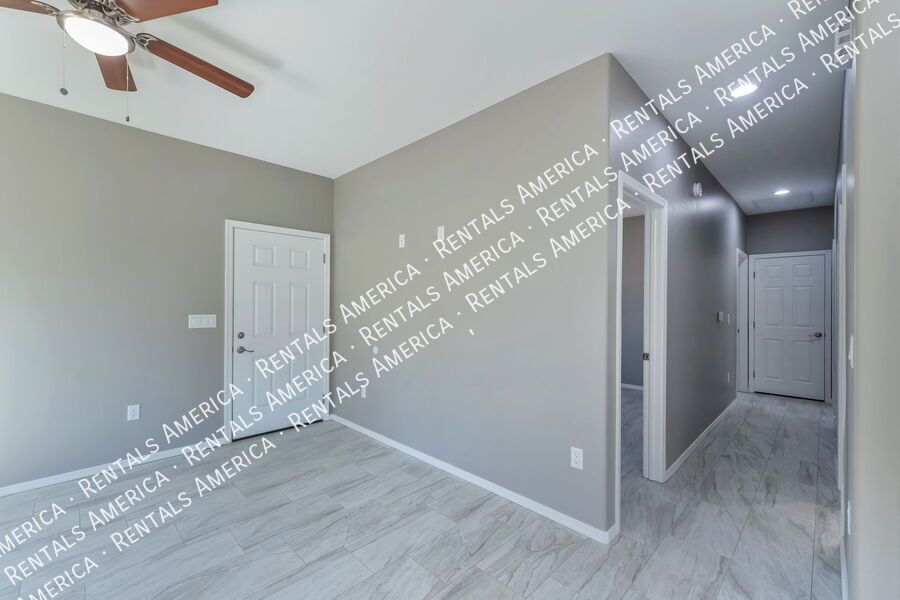 SPECIAL: $300 OFF 1ST MONTHS RENT!!! property image