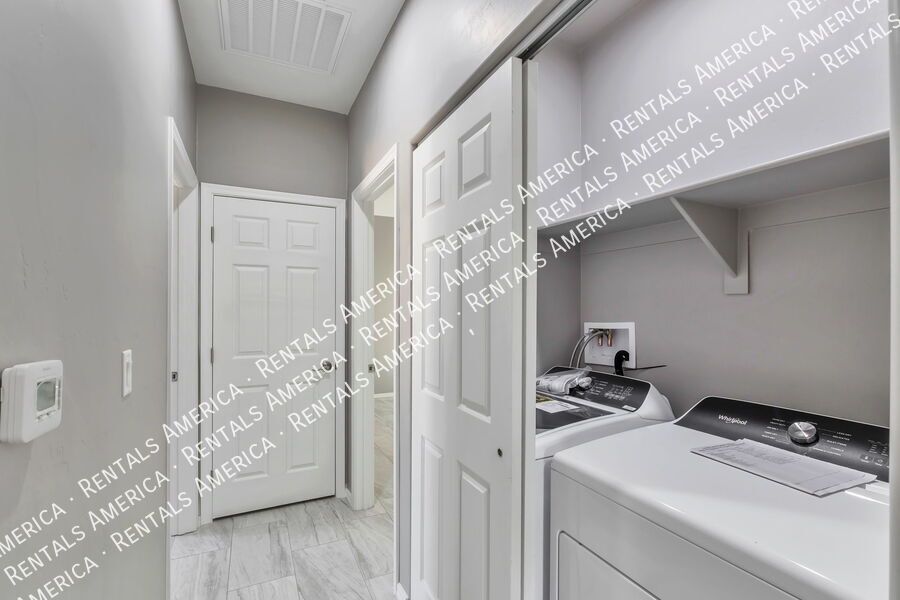 SPECIAL: $300 OFF 1ST MONTHS RENT!!! property image