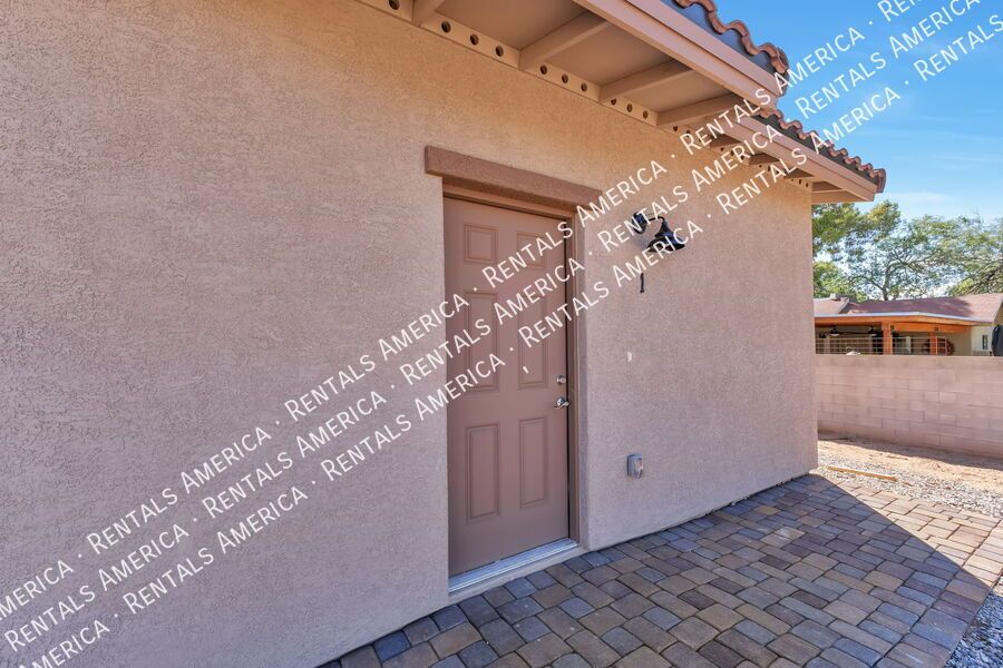 SPECIAL: $300 OFF 1ST MONTHS RENT!!! property image