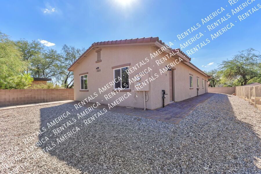 SPECIAL: $300 OFF 1ST MONTHS RENT!!! property image