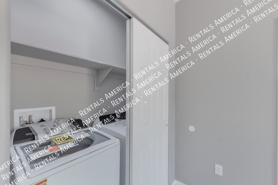 SPECIAL: $300 OFF 1ST MONTHS RENT!!! property image