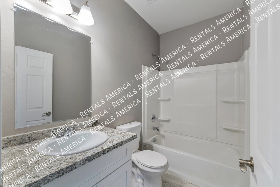 SPECIAL: $300 OFF 1ST MONTHS RENT!!! property image