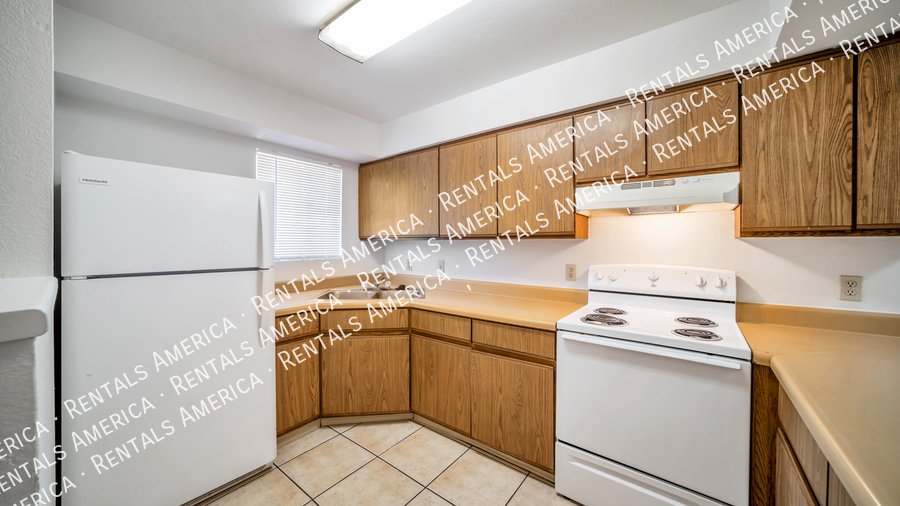 Cute, cozy and close to conveniences! property image