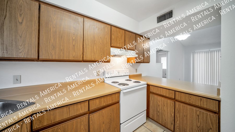 Cute, cozy and close to conveniences! property image