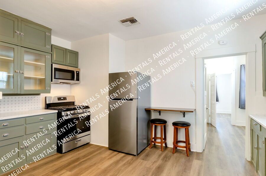 $300 Off Move-In! Ample Parking to save fees a semester. property image