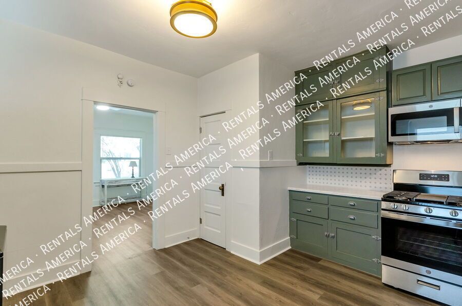 $300 Off Move-In! Ample Parking to save fees a semester. property image