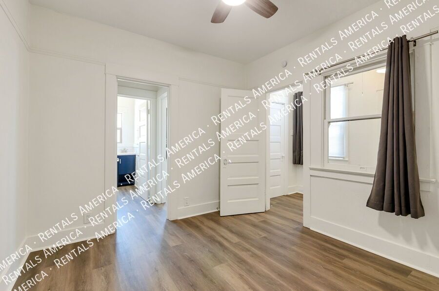 $300 Off Move-In! Ample Parking to save fees a semester. property image