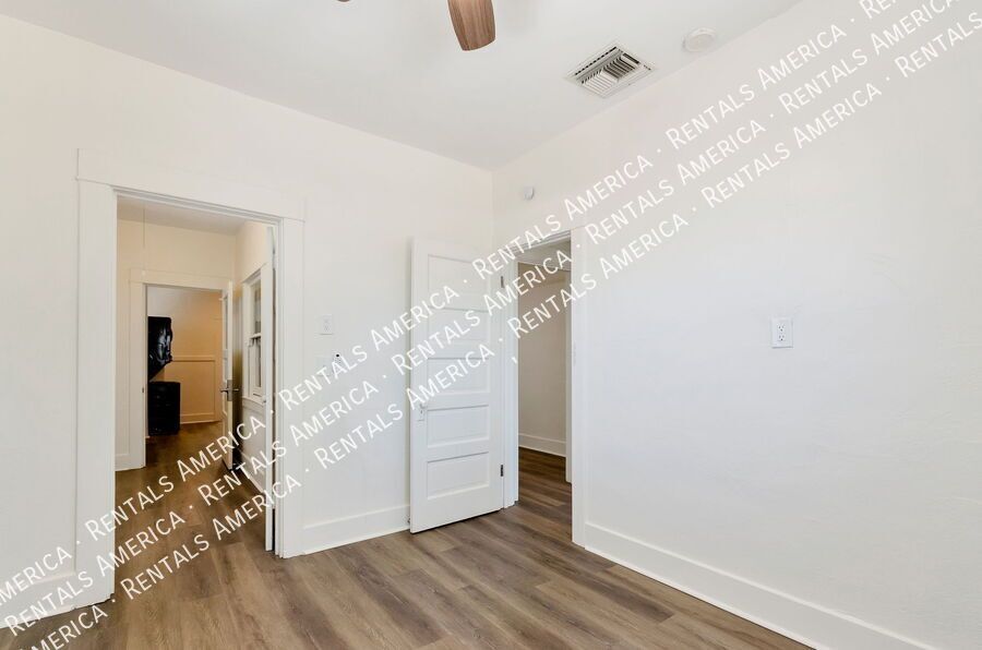 $300 Off Move-In! Ample Parking to save fees a semester. property image