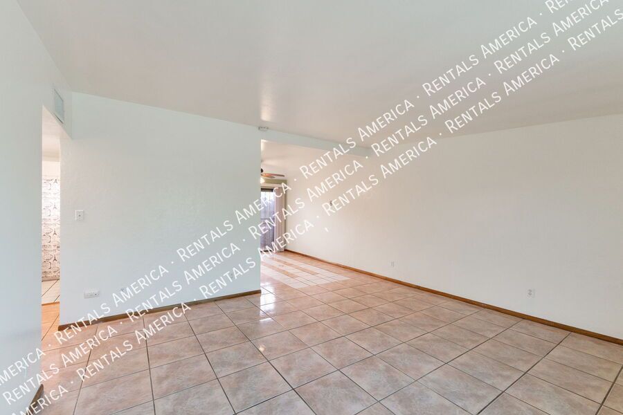 Charming 2 Bedroom, 1 Bath Townhome - move in Special property image