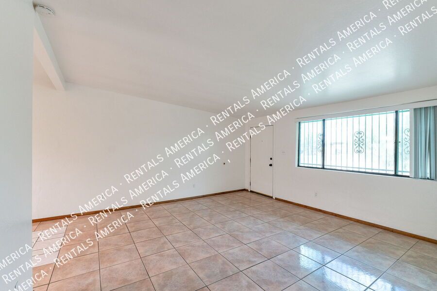 Charming 2 Bedroom, 1 Bath Townhome - move in Special property image