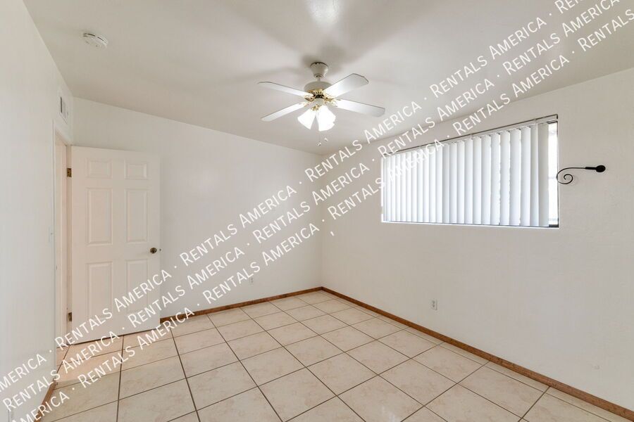 Charming 2 Bedroom, 1 Bath Townhome - move in Special property image
