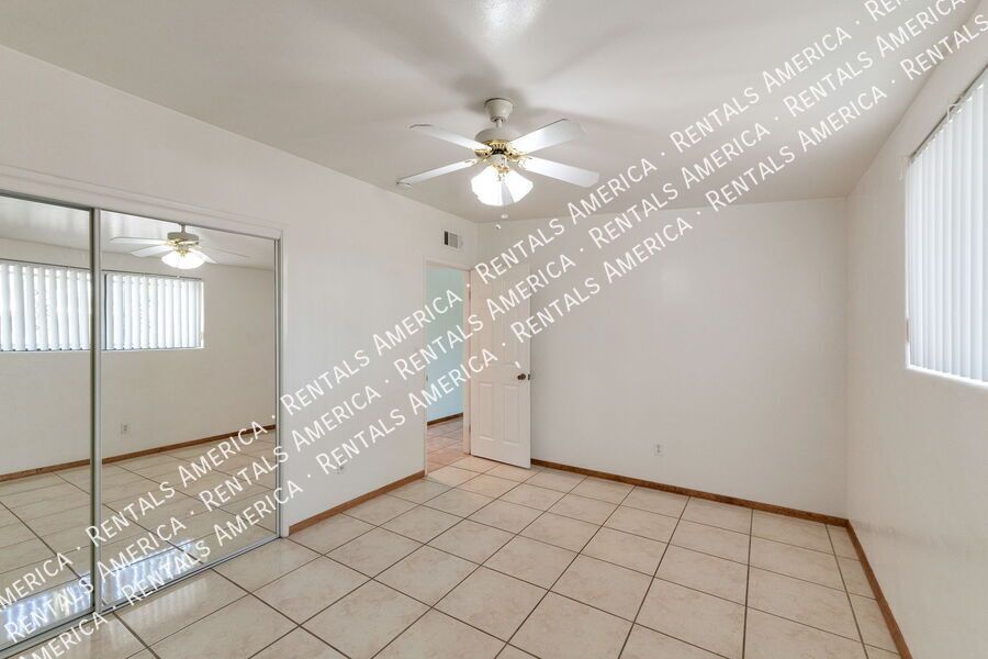 Charming 2 Bedroom, 1 Bath Townhome - move in Special property image