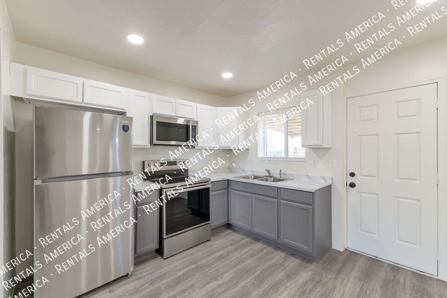 Charming Remodeled 3-Bedroom 1 Bathroom Home property image