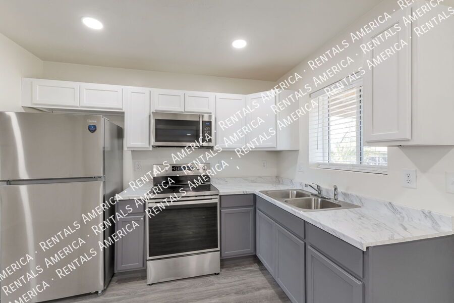Charming Remodeled 3-Bedroom 1 Bathroom Home property image