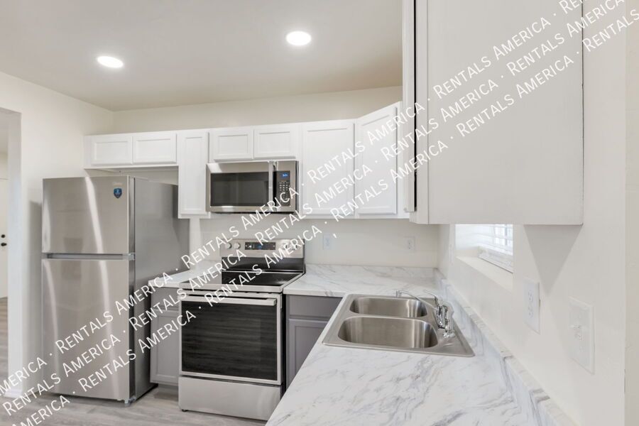 Charming Remodeled 3-Bedroom 1 Bathroom Home property image