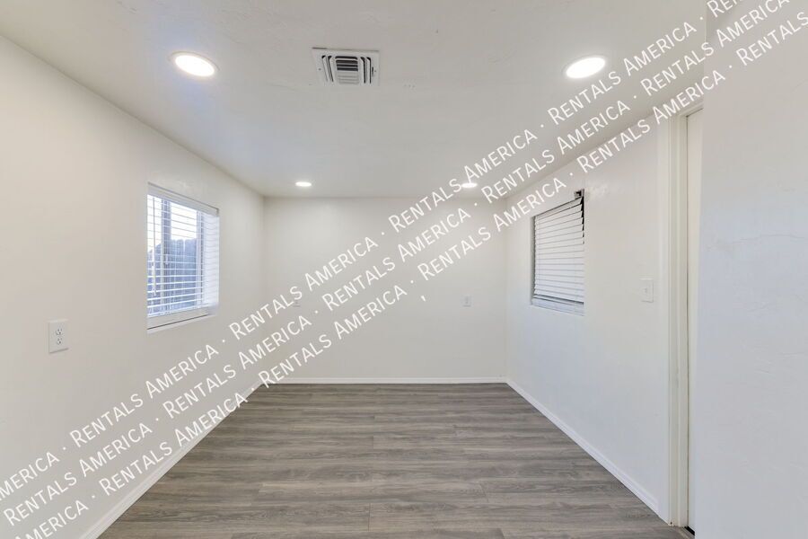 Charming Remodeled 3-Bedroom 1 Bathroom Home property image