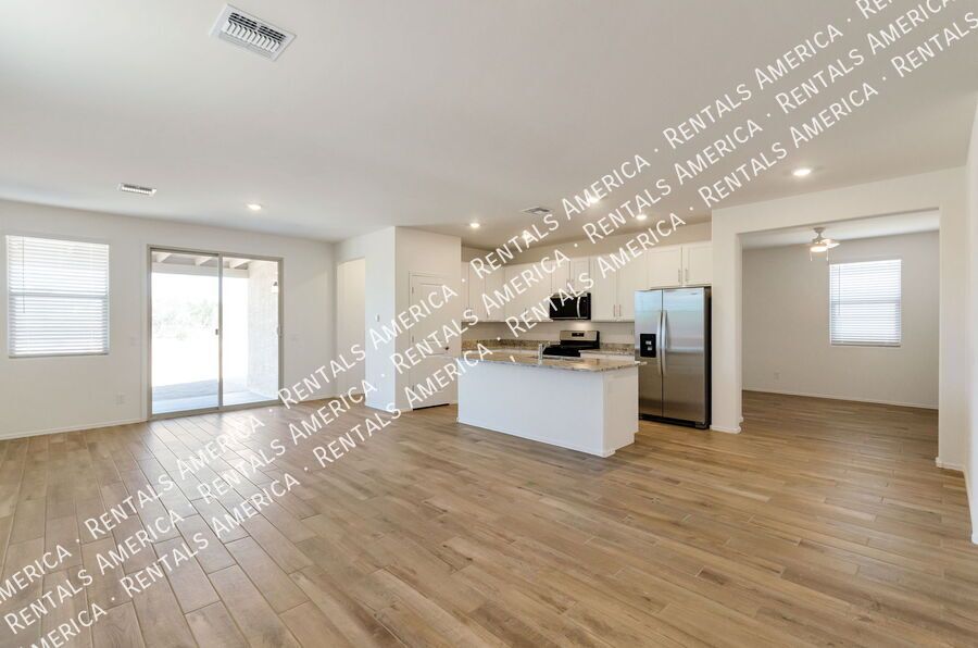 Brand New Home 3 bedrooms, den and 2 bathrooms property image