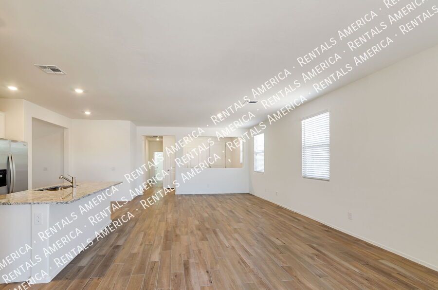 Brand New Home 3 bedrooms, den and 2 bathrooms property image