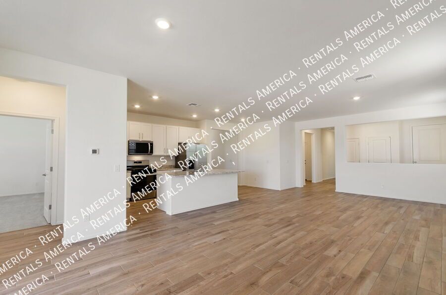 Brand New Home 3 bedrooms, den and 2 bathrooms property image