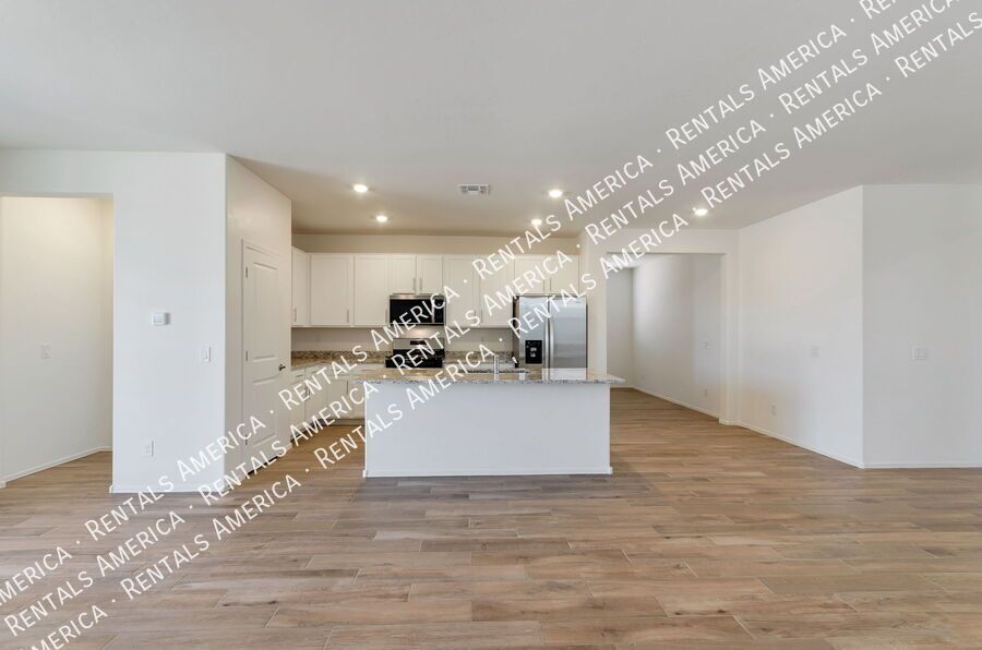 Brand New Home 3 bedrooms, den and 2 bathrooms property image