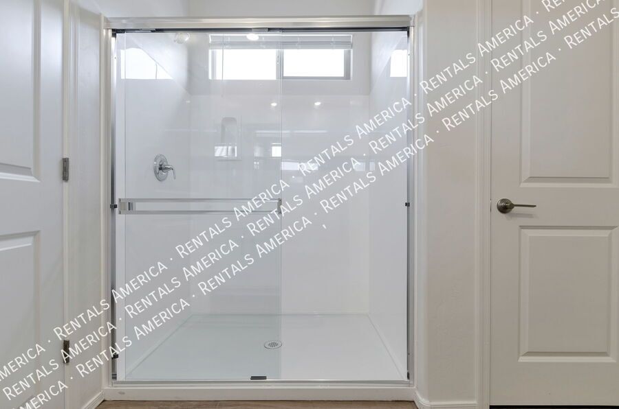 Brand New Home 3 bedrooms, den and 2 bathrooms property image