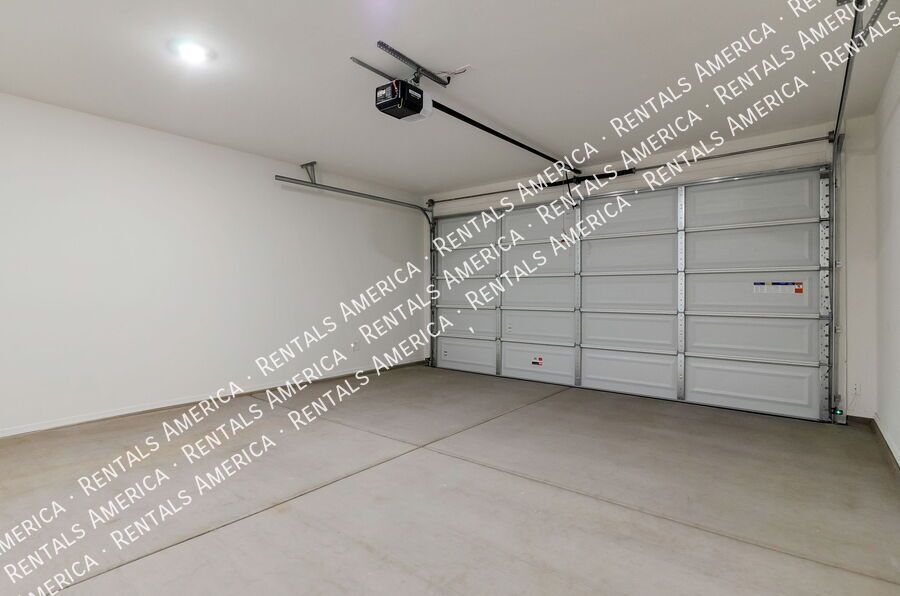 Brand New Home 3 bedrooms, den and 2 bathrooms property image