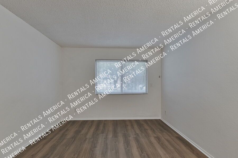 Charming 2 Bedroom / 1 Bath Updated Home Near U of A property image