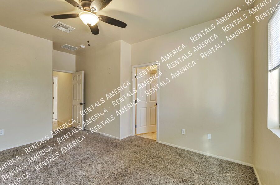 Charming Updated 3 bed/2bath Home in Continental Reserve property image