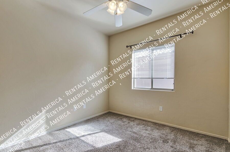 Charming Updated 3 bed/2bath Home in Continental Reserve property image