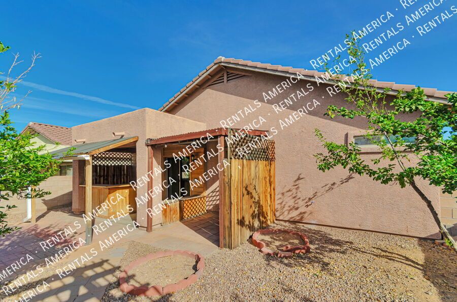 Charming Updated 3 bed/2bath Home in Continental Reserve property image